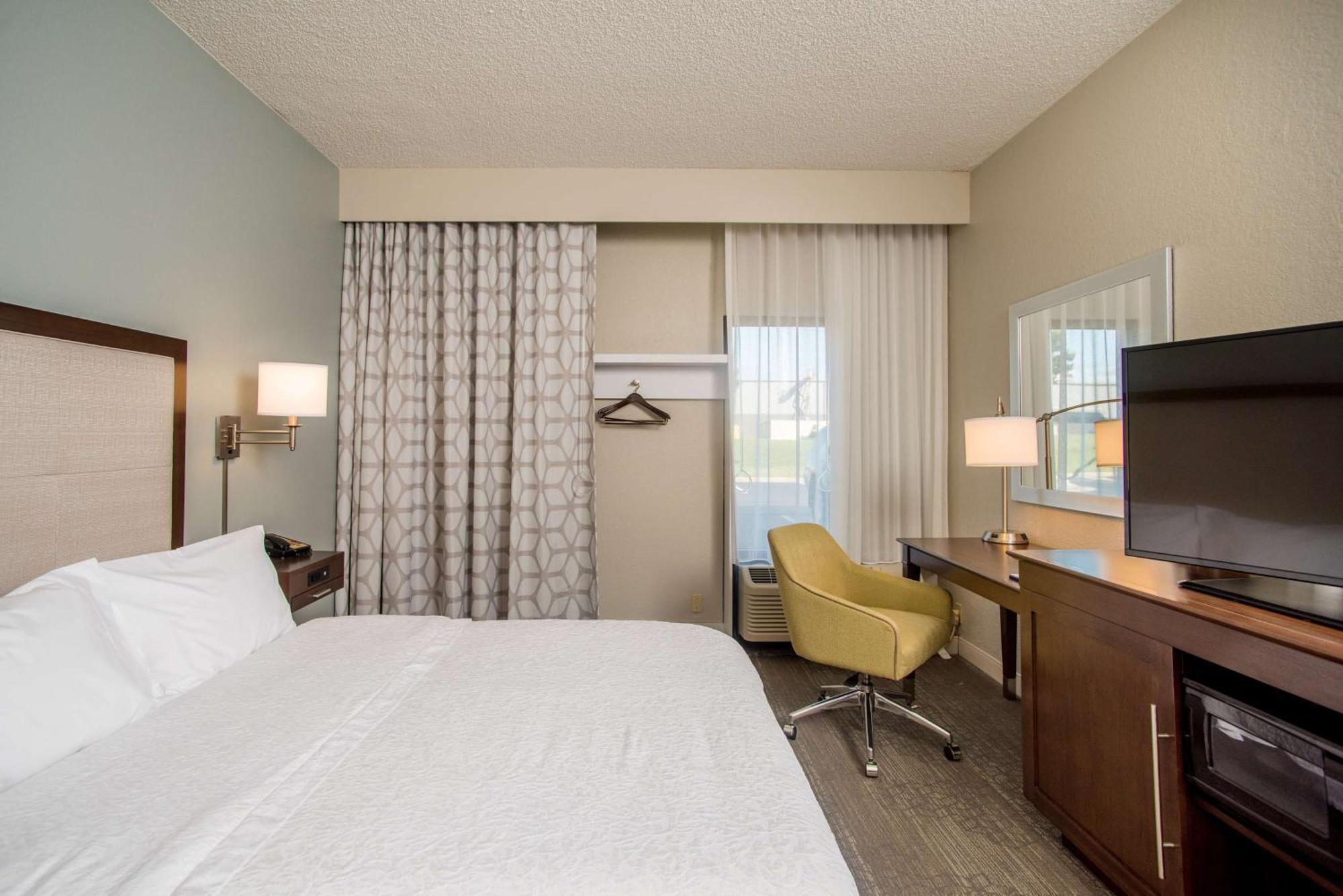 Hampton Inn Joplin Exterior foto