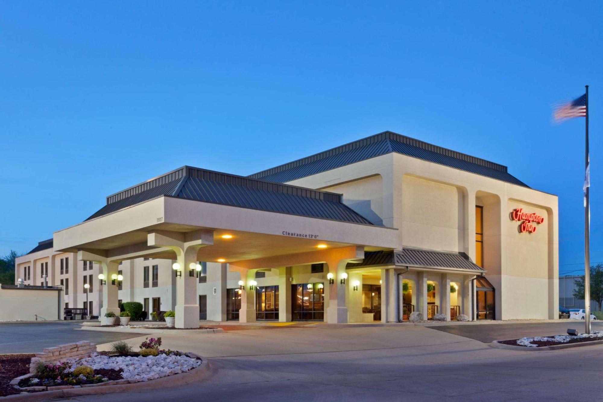 Hampton Inn Joplin Exterior foto